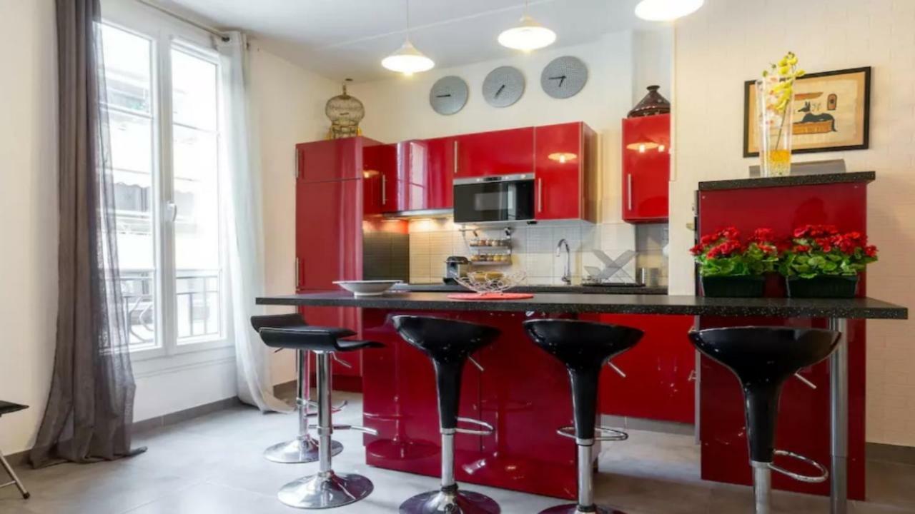 Stylish White And Red Apartments Juan-les-Pins Luaran gambar