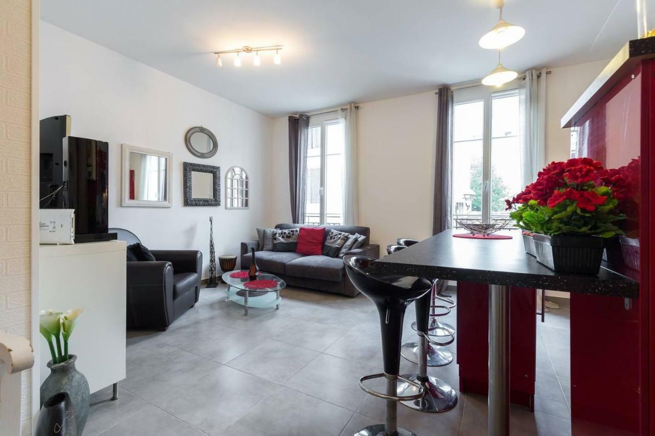 Stylish White And Red Apartments Juan-les-Pins Luaran gambar