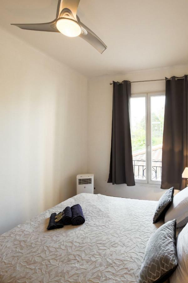 Stylish White And Red Apartments Juan-les-Pins Luaran gambar